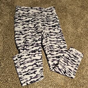 Fabletics Women's Black and White Patterned Capri Workout Leggings